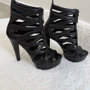 Gucci Black Leather Strappy  Platform Heels